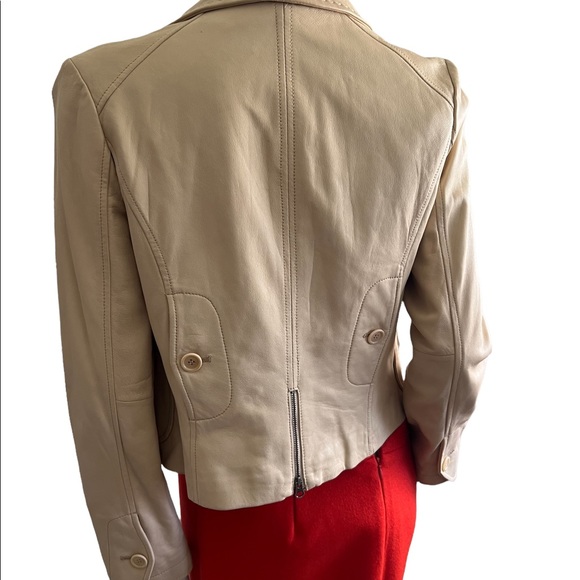 BCBG Light Tan Women's 100% leather jacket Size Medium - Picture 4 of 11